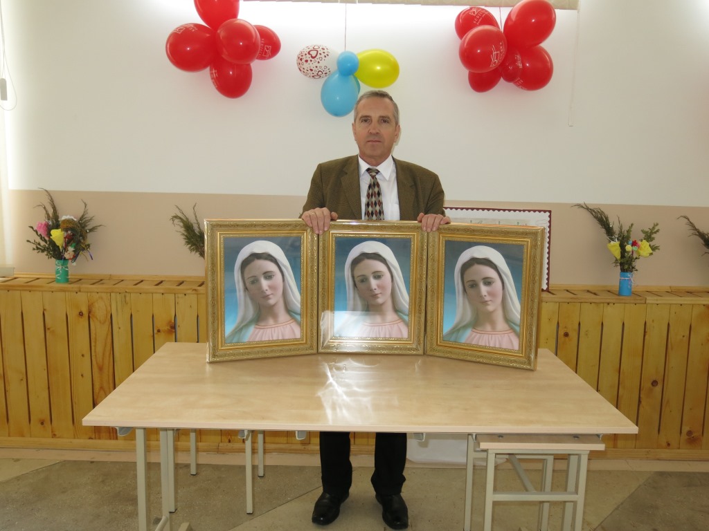 Мати, Яка буде тішити діток… (Володимир, Молдова)