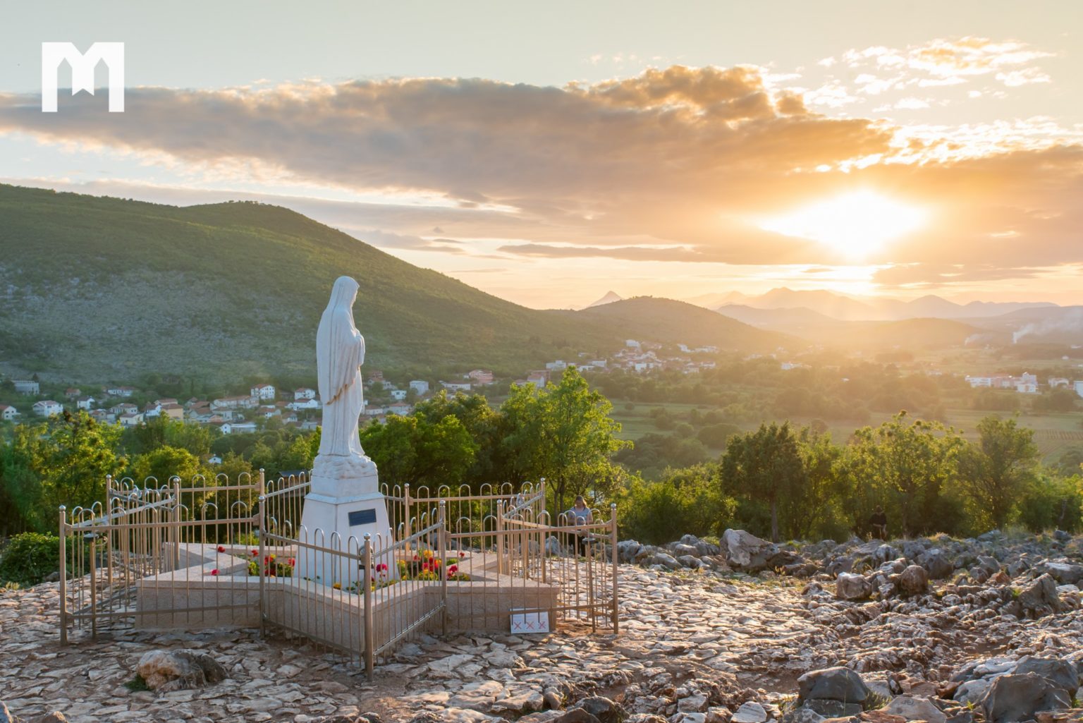 ДЕВ’ЯТНИЦЯ ДО 39-Ї РІЧНИЦІ ЯВЛІНЬ БОГОРОДИЦІ У МЕДЖУҐОР’Ї