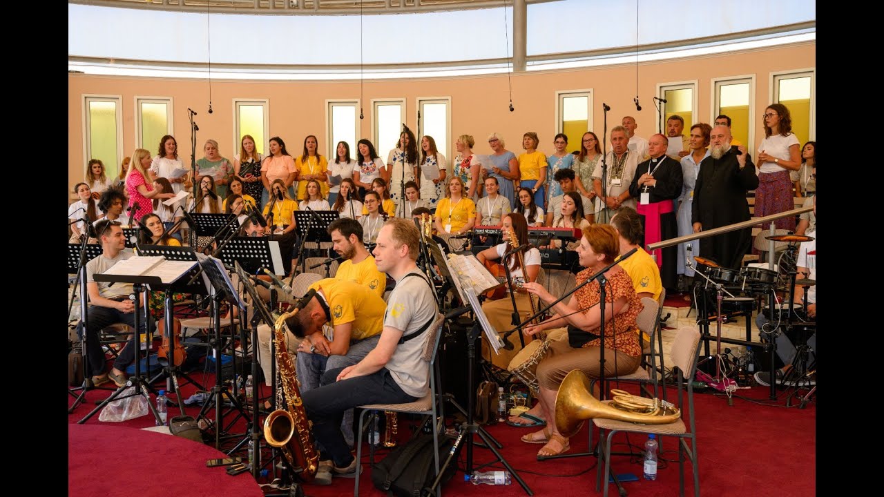 Пісня “О, Царице” – співає молодь з України на 33-му Младіфесті в Меджуґор’є, 2.8.2022 р.